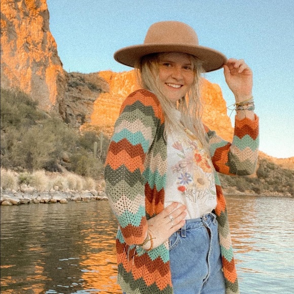 Meet your Posher, Christina - Picture 1 of 1